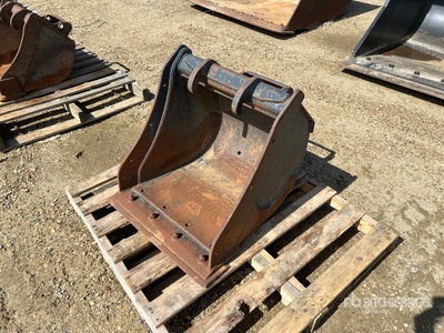 Bobcat 24 in Cleanup Excavator Bucket