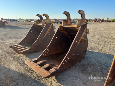 Brandt 36 in Q/C Digging Excavator Bucket - Fits John Deere 350G