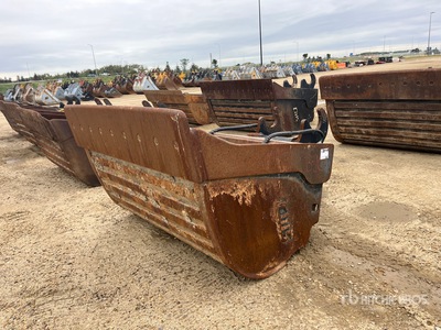 CWS 72 in Q/C Hydraulic Tilting Excavator Bucket - Fits 300 Series