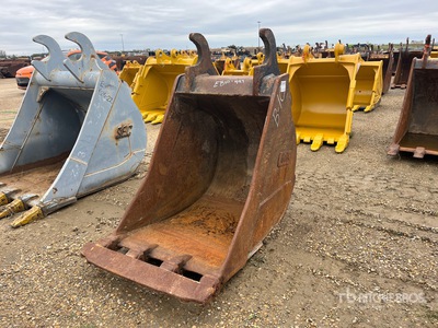 CWS 36 in Q/C Digging Excavator Bucket - Fits 250 Series