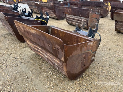 CWS 65 in Q/C Hydraulic Tilting Excavator Bucket - Fits 250 series