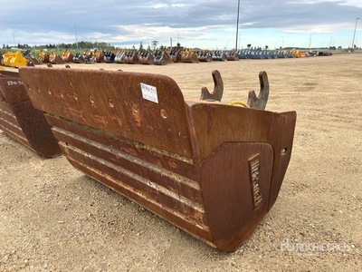 Brandt 72 in Q/C Hydraulic Tilting Excavator Bucket - Fits 300 Series