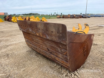 WBM 84 in Q/C Hydraulic Tilting Excavator Bucket - Fits John Deere 470G