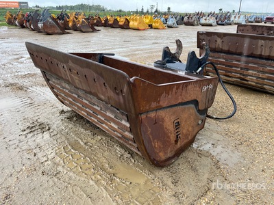 CWS 84 in Q/C Hydraulic Tilting Excavator Bucket - Fits 400 Series