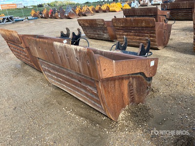 CWS 72 in Q/C Hydraulic Tilting Excavator Bucket - Fits 300 Series