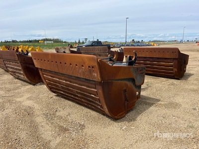 CWS 84 in Q/C Hydraulic Tilting Excavator Bucket - Fits 400 Series