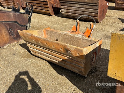 Craig 54 in Q/C Hydraulic Tilting Excavator Bucket - Fits 120 Series