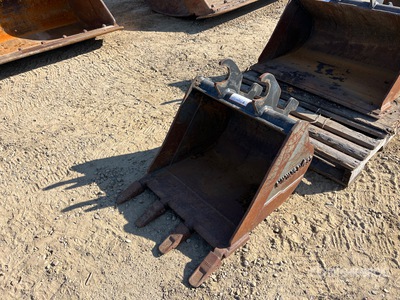 Viking West 24 in Q/C Digging Excavator Bucket - Fits Mini Hoe