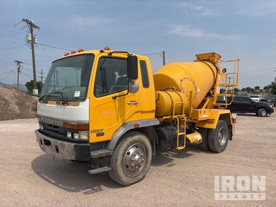 2001 Mitsubishi Fuso 4x2 Camion malaxeur