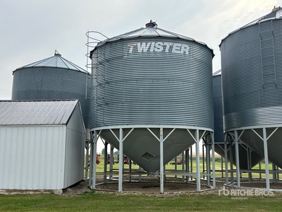 Twister +/- 3300 bu 4 Ring Hopper Grain Bin