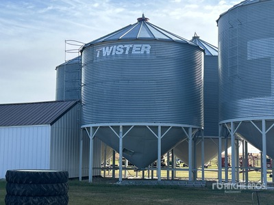 Twister +/- 3300 bu 4 Ring Hopper Grain Bin