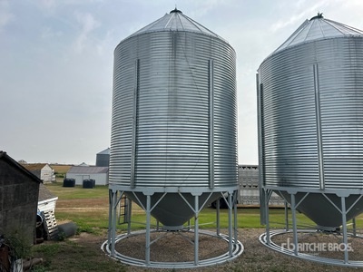 Goebel +/- 4900 bu 5 Ring Hopper Grain Bin
