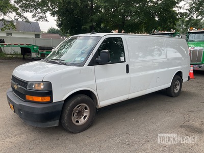2018 Chevrolet EXPRESS 3500 Cargo Van