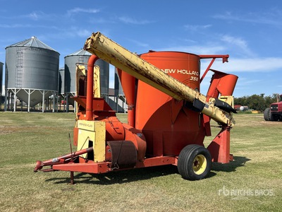 1984 New Holland 358 Mezclador de alimentacion