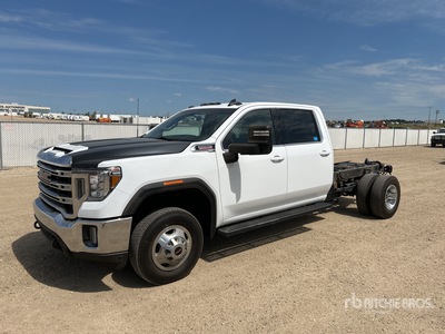 2023 GMC 3500HD SLE 4x4 Crew Cab Cab and Chassis