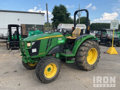 2017 John Deere 4044M جرار ذو دفع رباعي