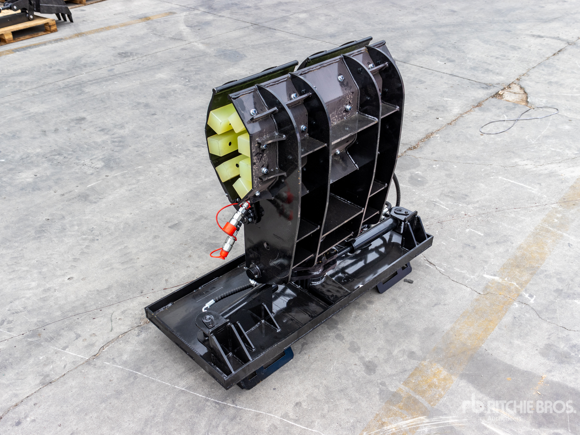 2025 GIYI GY-CG34 Skid Steer Clamp Grabber Różne Osprzęt do miniładowarek (Unused)