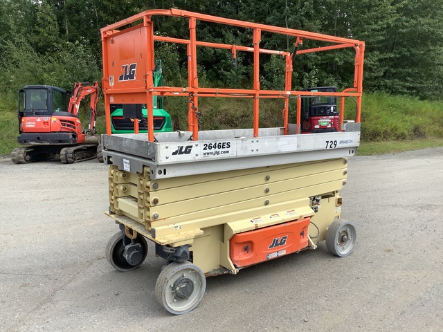 2015 JLG 2646ES