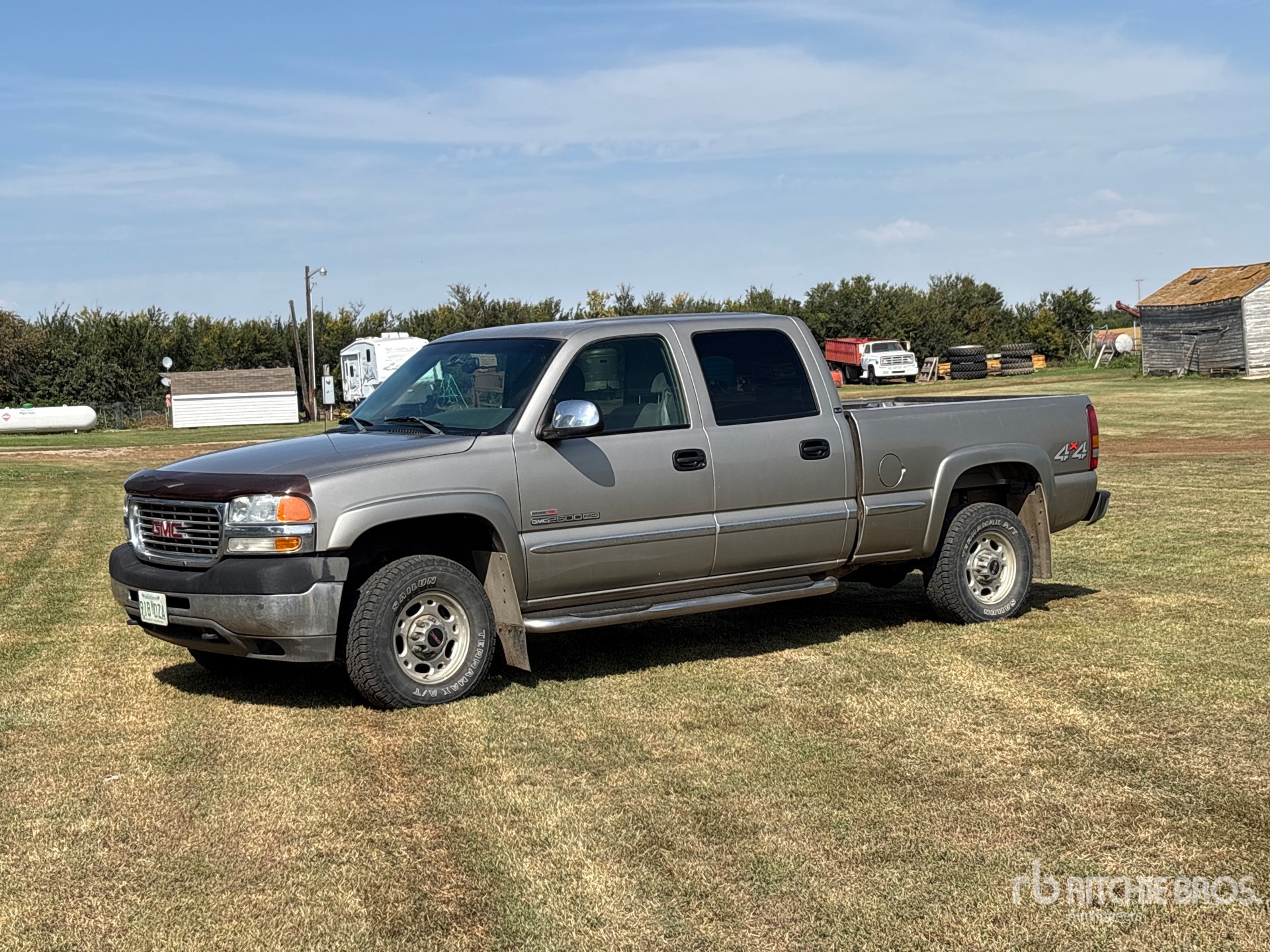 2002 GMC Sierra 2500HD SLE 4x4 Crew Cab Pickup