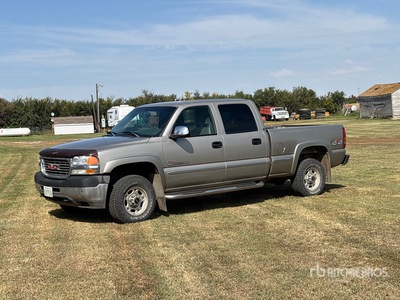 2002 GMC Sierra 2500HD SLE 4x4 Crew Cab Pickup