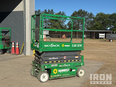 2014 Skyjack SJIII 3219 Electric Scissor Lift