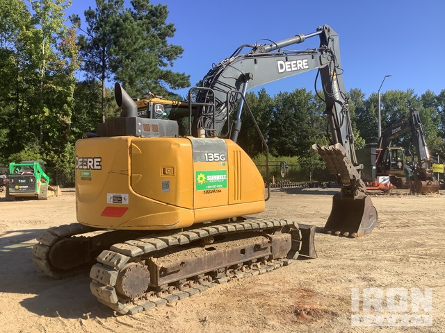EXCAVADORA 2020 JOHN DEERE 135G