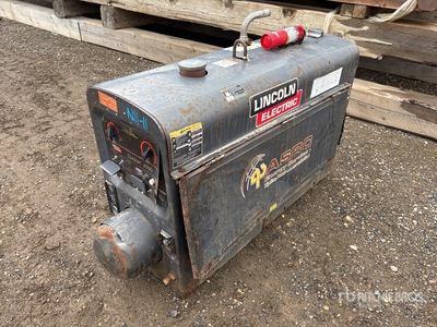 2004 Lincoln Classic 300D 300 A Skid-Mounted MIG Engine Driven Welder