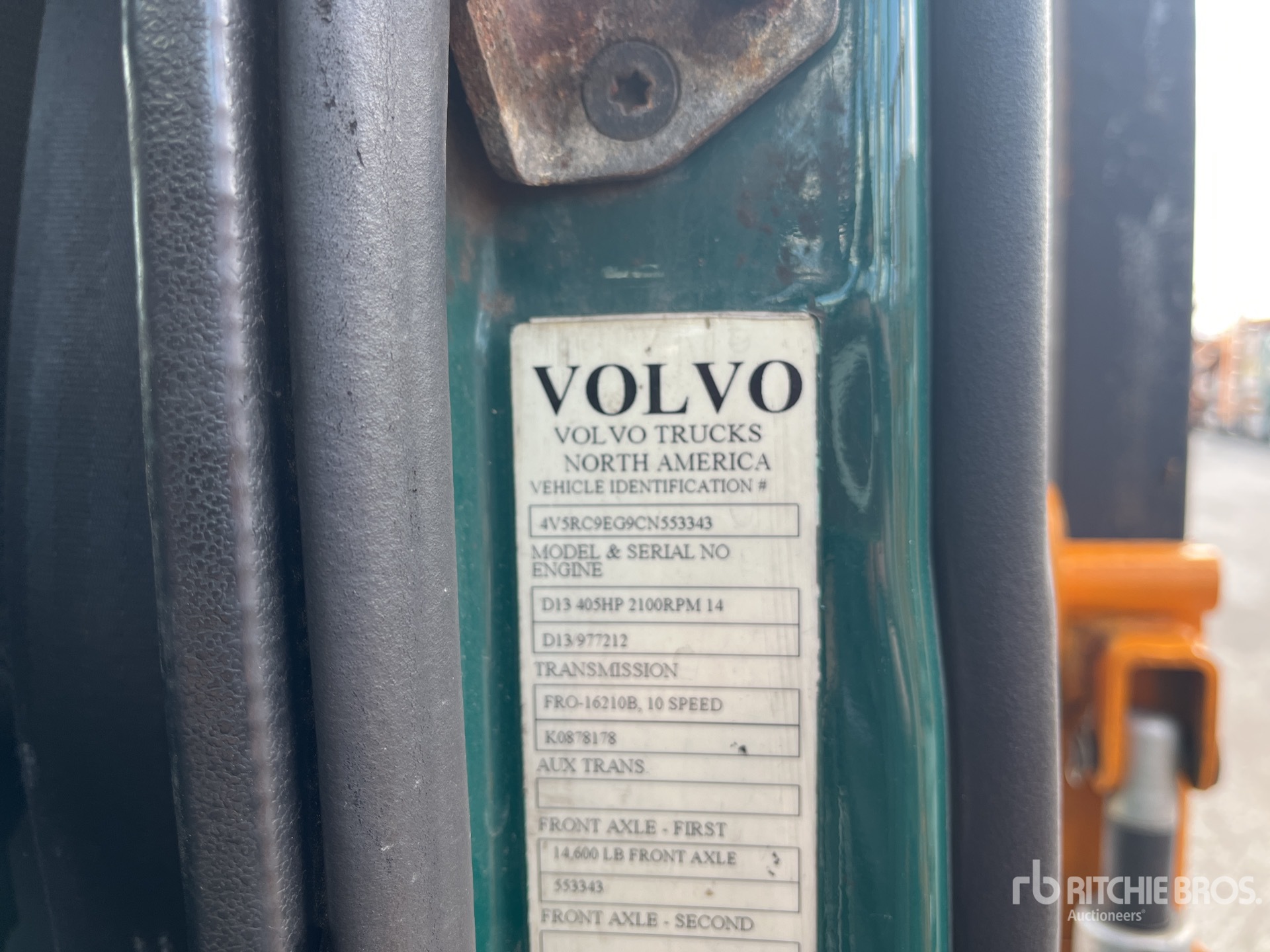2012 Volvo VNL 6x4 Car Carrier Truck