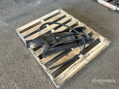 2025 GIYI GY-XJ3T 11 in Hydraulic Baggerdaumen - Fits Cat 3 ton (Unused)