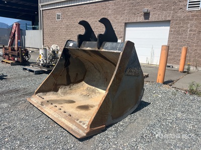 Accurate 72 in Cleanup Excavator Bucket