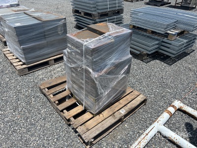 Quantity of (8) Small Storage Bin Attrezzatura industriale