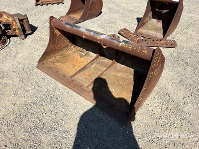 Wain-Roy 60 in Cleanup Benna per escavatore