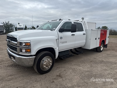2023 Chevrolet Silverado 5500HD 4x2 Crew Cab Camión Utilitario