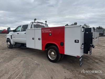 2023 Chevrolet Silverado 5500HD 4x2 Crew Cab Camion utilitaire