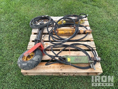 Quantity of (4) Hydraulic Cylinder Pièces divers