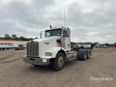 2013 Kenworth T800 6x4 تراكتور شاحنة كابينة النوم (ثنائية المحور)