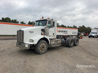 2013 Kenworth T800 6x4 تراكتور شاحنة نهارية (ثنائية المحور)