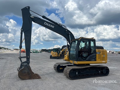 2022 John Deere 130G 油圧ショベル