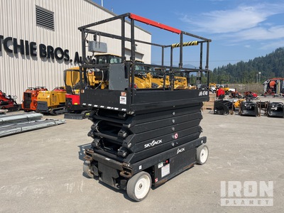 2018 SKYJACK SJIII4740 Electric Scissor Lift