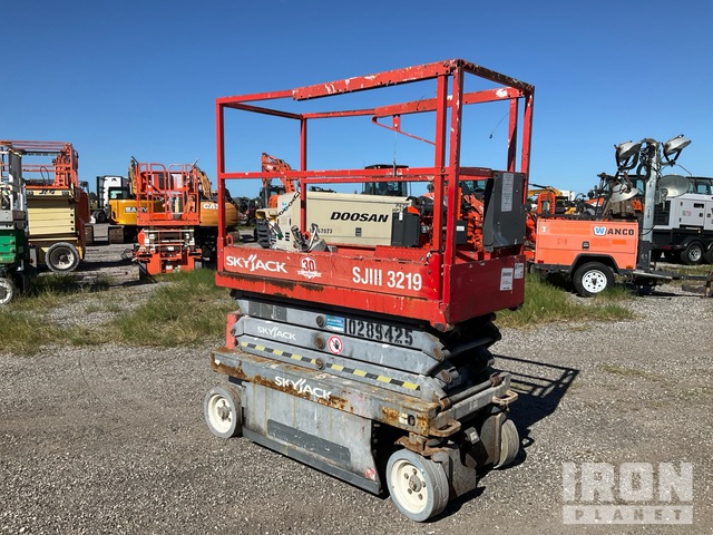 ELEVADOR TIJERA 2014 SKYJACK SJIII3219