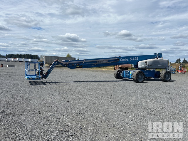 ELEVADOR TELESCóPICO 2014 GENIE 4WD S125