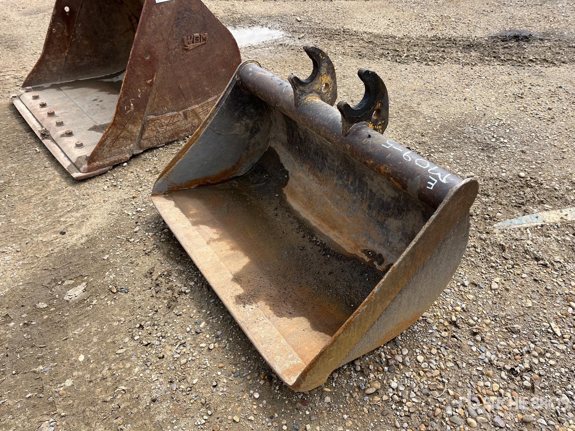Brandt 42 in Q/C Cleanup Benna per escavatore