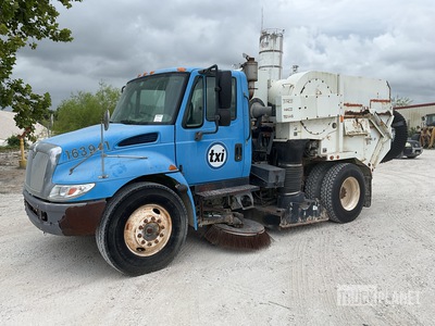 2007 Tymco 600 on 2007 Tymco 4200 SBA Sweeper Truck