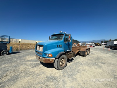 2000 Sterling L9500 6x4 Roll-Off Truck