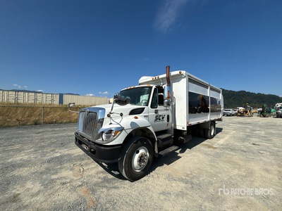 2008 International 7300 4x2 Side Loader Waste Collection Truck
