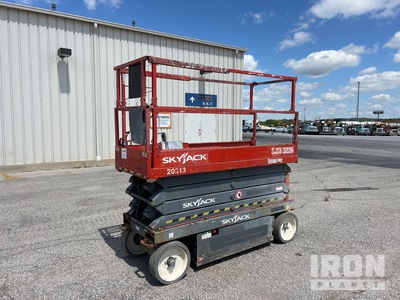 2015 Skyjack SJIII 3226 Electric Scissor Lift