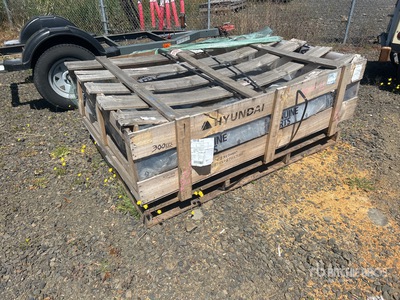 Hyundai Grill - Fits Hyundai 780 (Unused)