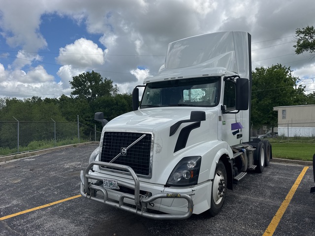 2018 Volvo VNL64T300 6x4 T/A Day Cab Truck Tractor