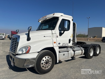 2017 Freightliner Cascadia 125 6x4 T/A Day Cab Truck Tractor