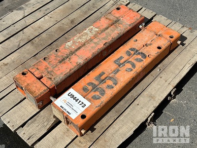 Quantity of (2) Qty of 5 35 in to 53 in Strut Modular Aluminum Quik Box Hydraulic Trench Box Spreaders